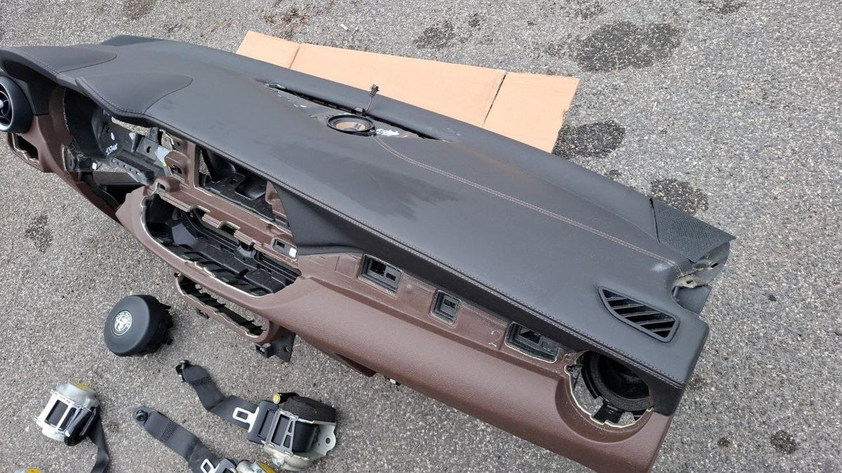 Cruscotto con moduli Alfa Romeo Stelvio 2016 plancia bicolore