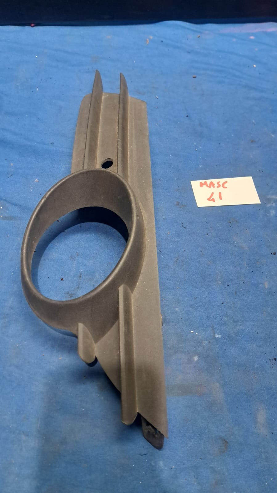 Masc 41 Mascherina cornice fendinebbia sinistra paraurti anteriore Opel corsa D