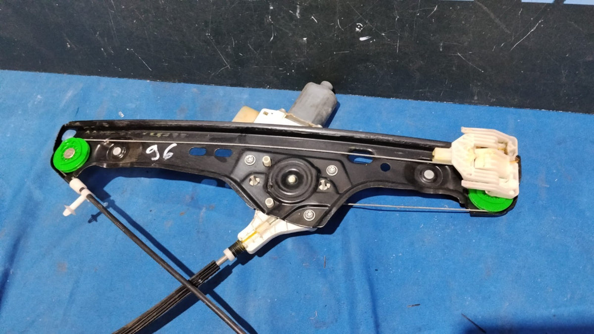 Alzacristalli anteriori destro con motorino BMW serie 3 E90 2005 2011 alz 96