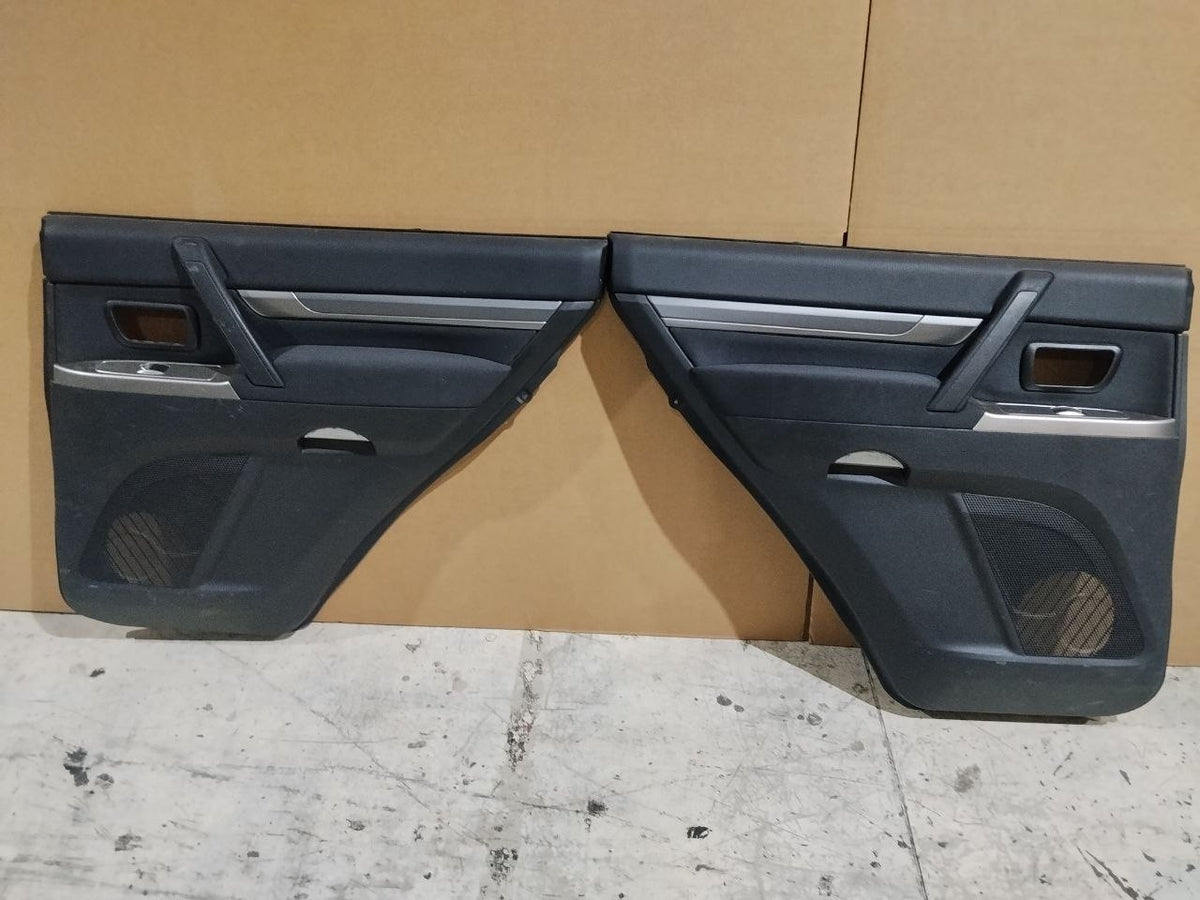 Tappezzeria Mitsubishi Pajero 2006 in poi stoffa grigia scuro con airbag sedile