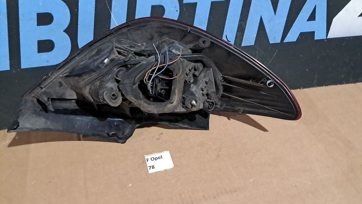 F opel 78 Fanale posteriore destro opel corsa d