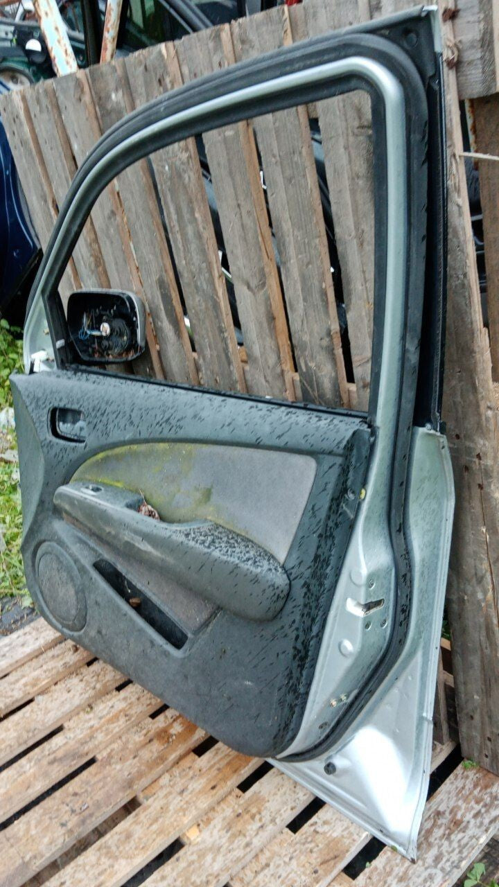 Portiera sportello anteriore destro Mitsubishi Outlander 2001 con difetto