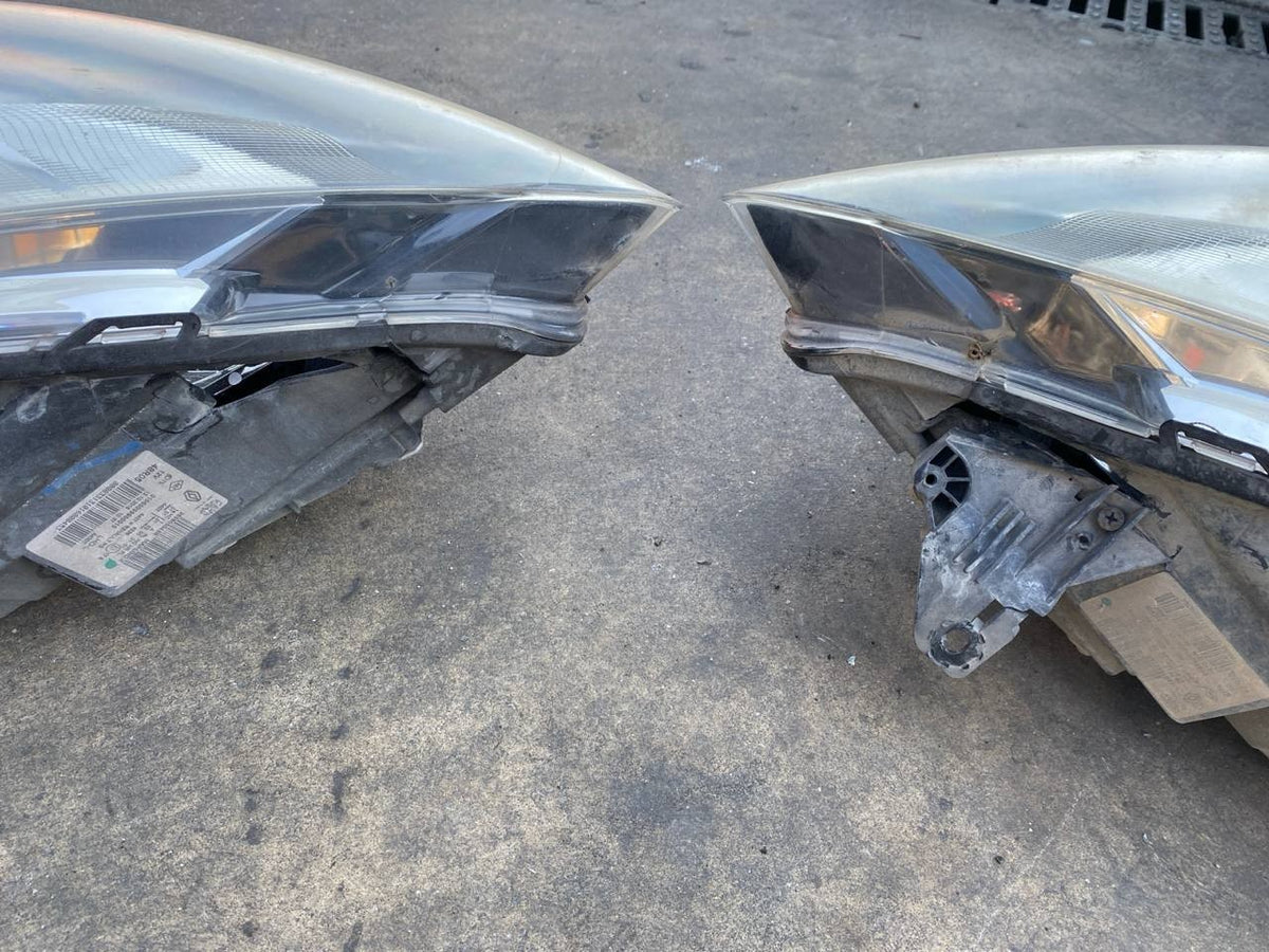 Muso completo musata Renault Clio dal 2016 1.5 D Fari rotti cofano ammaccato