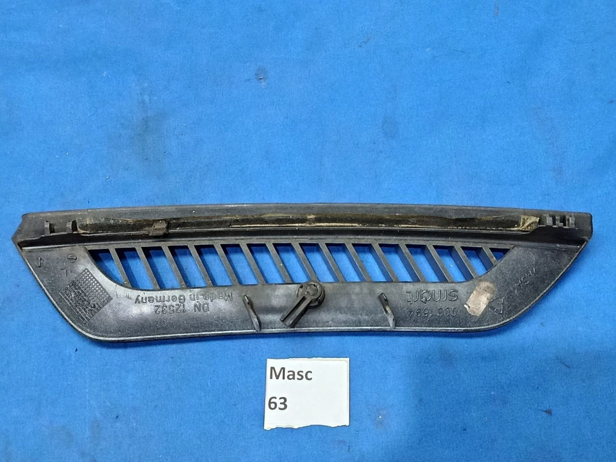 Masc 63 - Mascherina Anteriore Griglia parabrezza sinistra Smart ForTwo 450