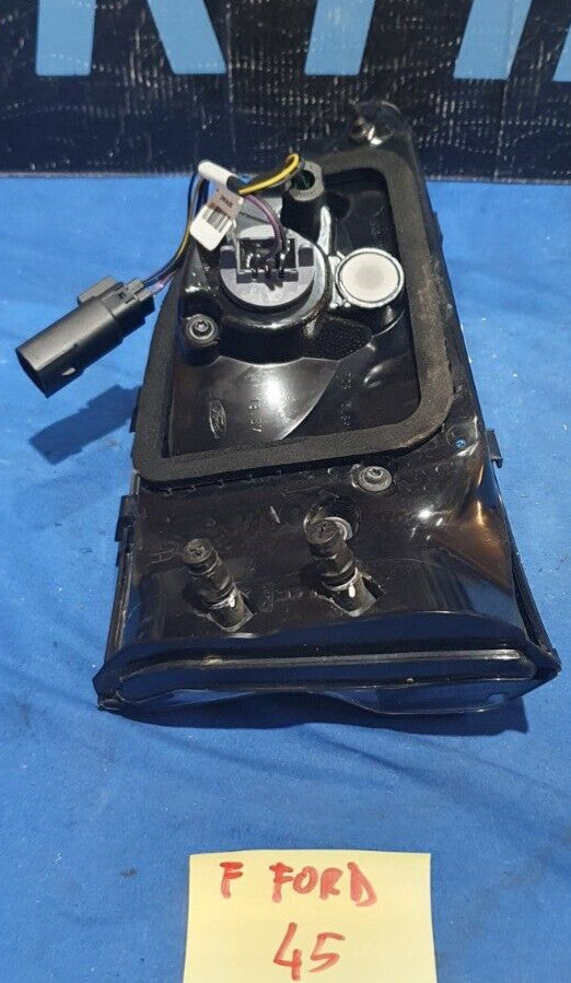 Fanale posteriore Ford Kuga III interno sinistro dal 2023