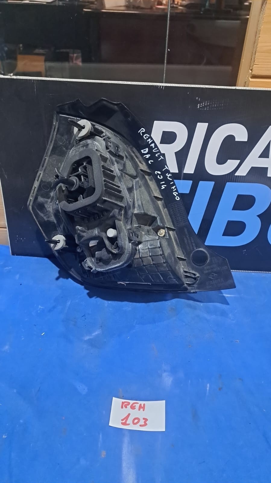 F Ren 103 Fanale posteriore stop destro renault twingo dal 2014