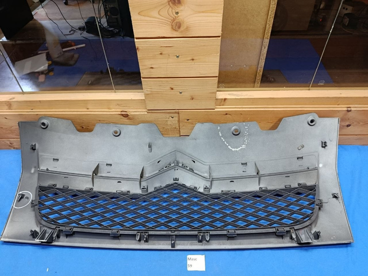Masc 59 - Mascherina Griglia Anteriore Citroen Jumper 2006 2014 con Stemma