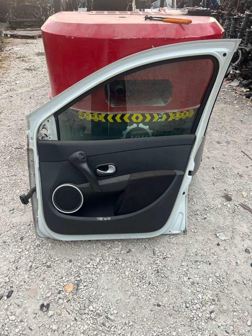 Porta anteriore destra Renault Clio dal 2009 in poi