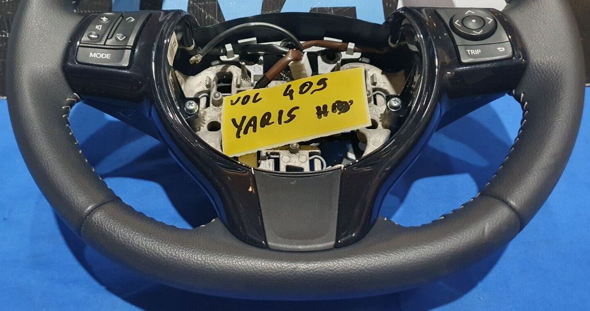 Volante Toyota yaris hybrid 2017