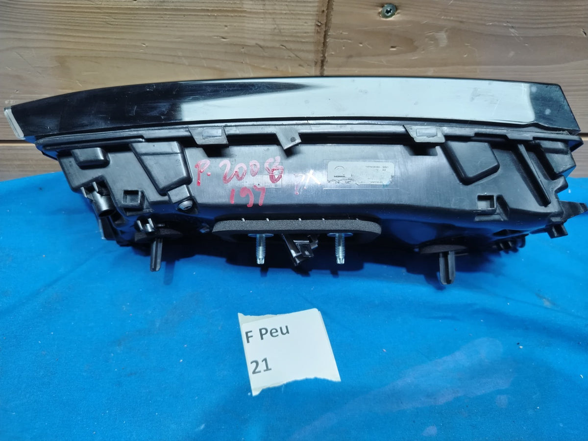 F Peu 21 - Fanale posteriore stop interno destro Peugeot 2008 9850438380 crepato