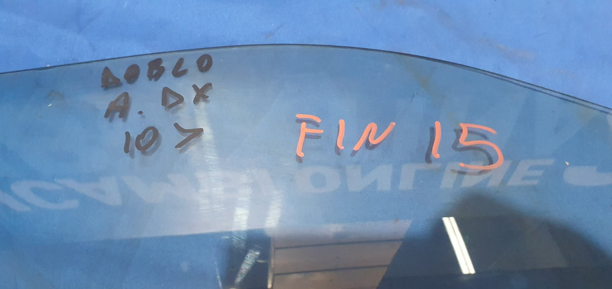 Fin 15 - Finestrino vetro scendente Fiat Doblo anteriore destro dal 2010