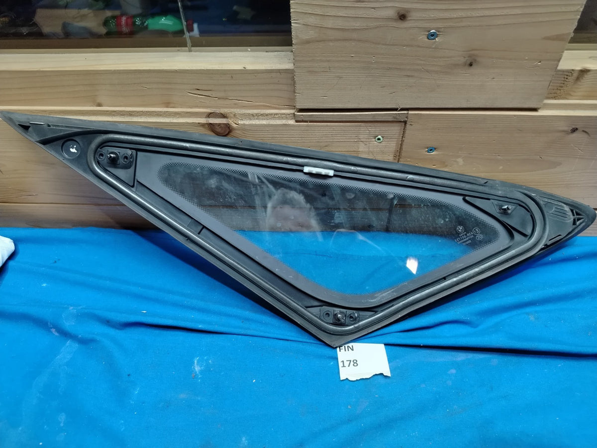 Fin 178 - Vetro fisso posteriore Bmw serie 2 F45 destro cornice cromata