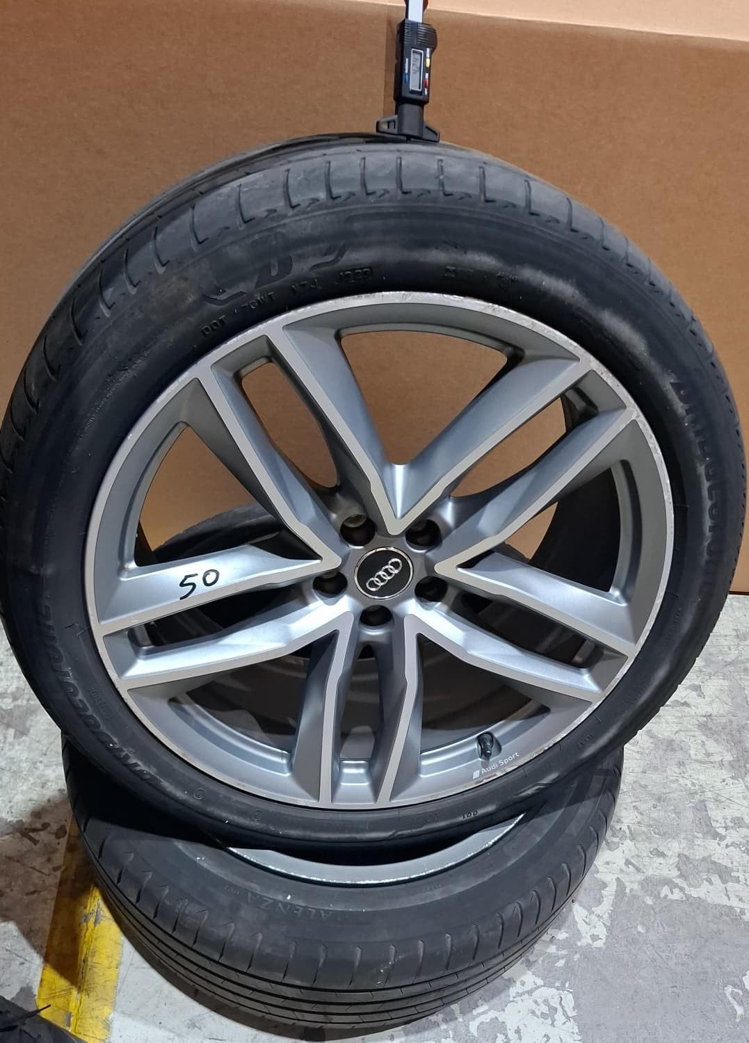 Cer 50 - cerchi in lega Audi Q7 4m0601025t 9.5j 21 h2 et31 senza gomme graffiati