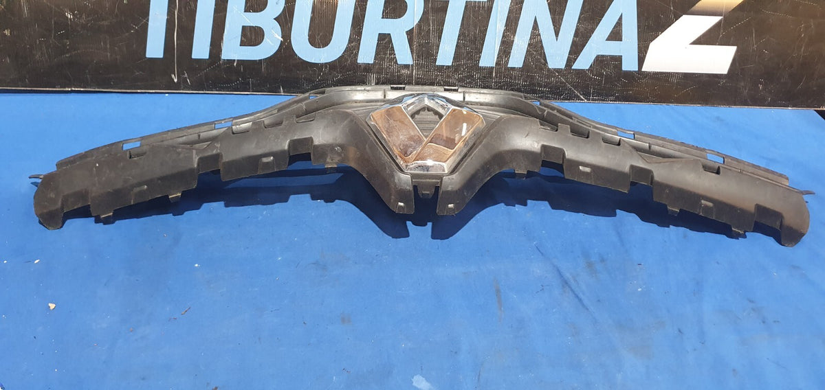 Masc 5 - Mascherina griglia anteriore Renault Captur 2013 2017