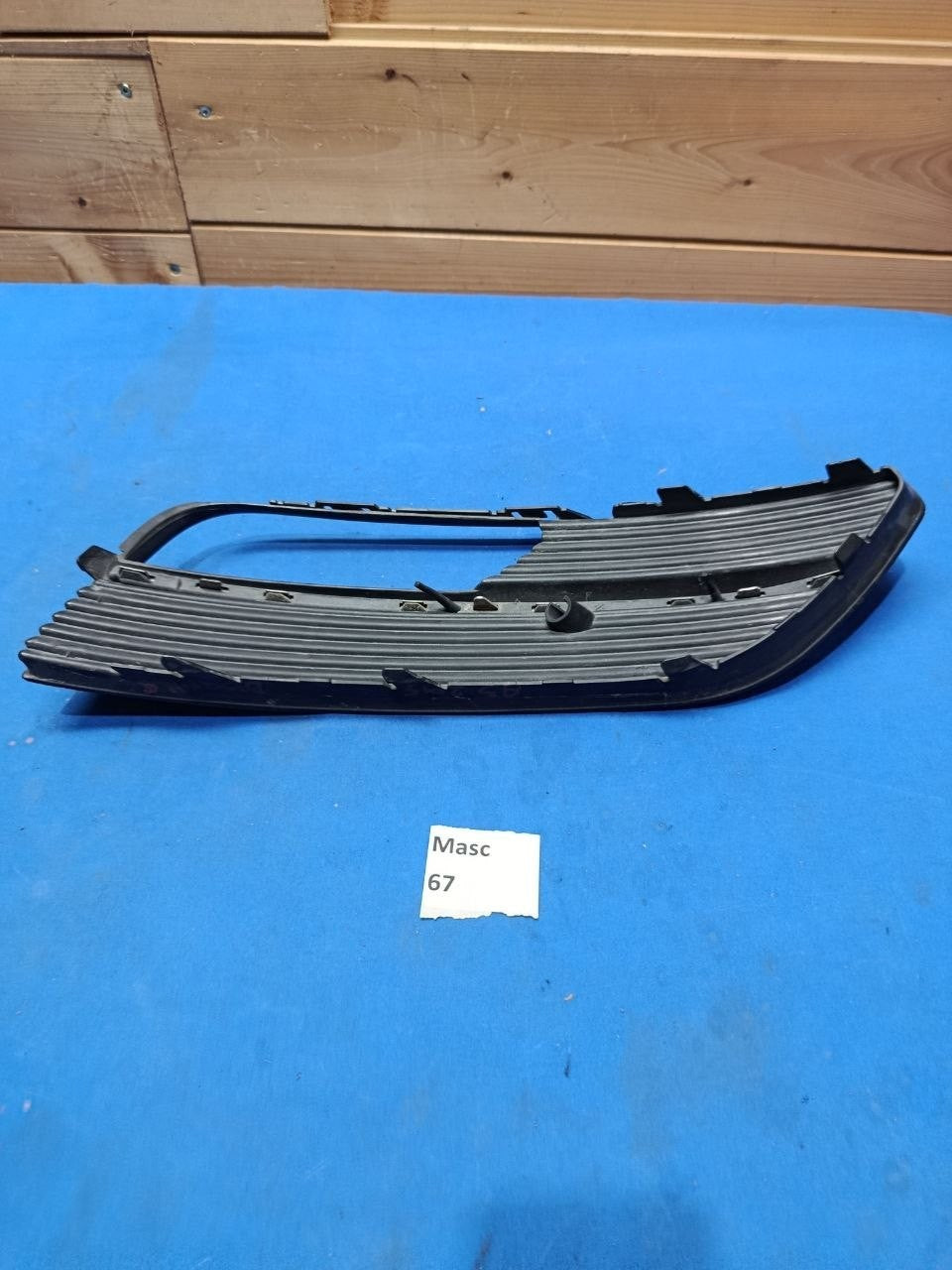 Masc 67 - Mascherina Fendinebbia sinistra paraurti anteriore Audi A3 8V 2012