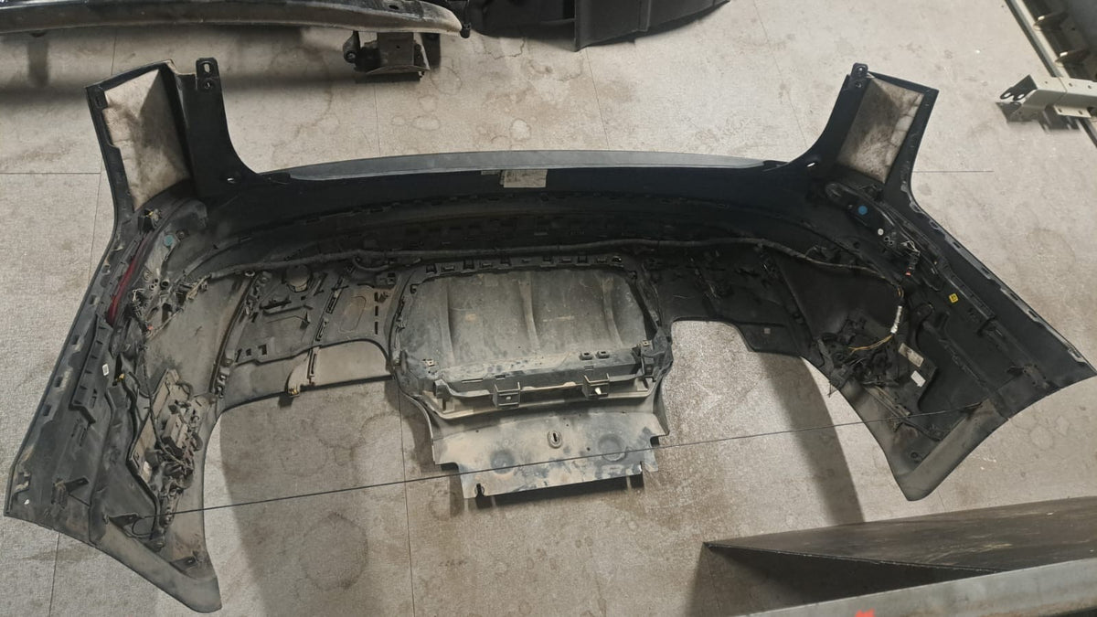 Par 561 paraurti posteriore completo Range Rover Velar dal 2017