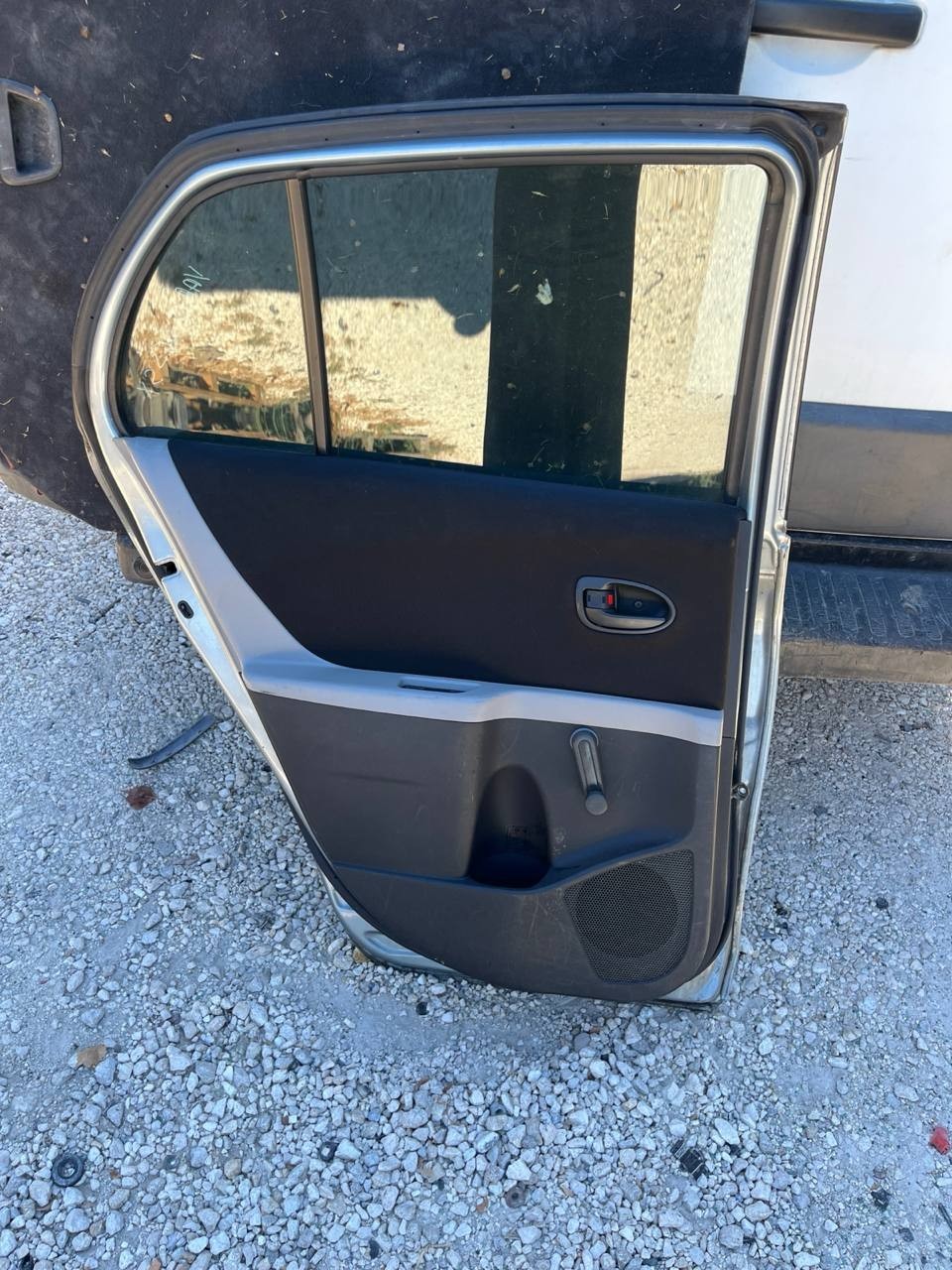 Porta posteriore sinistra Toyota yaris dal 2006