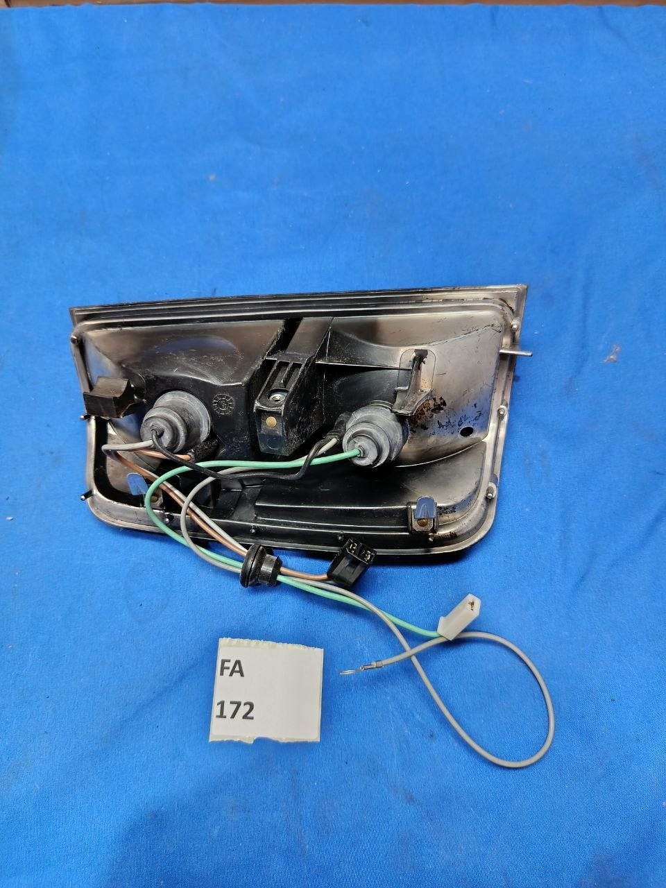 FA 172 - Freccia anteriore nuova Volvo 240 260 sinistra 1974 1993
