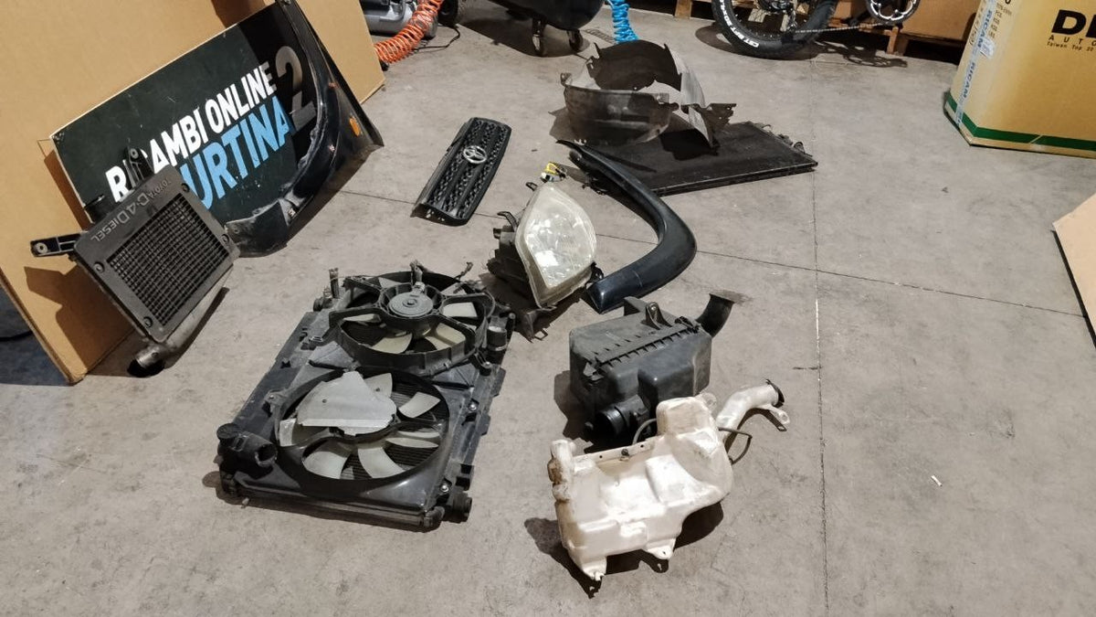 Pezzi muso Toyota RAV 4 2.0d dal 2000 al 2004
