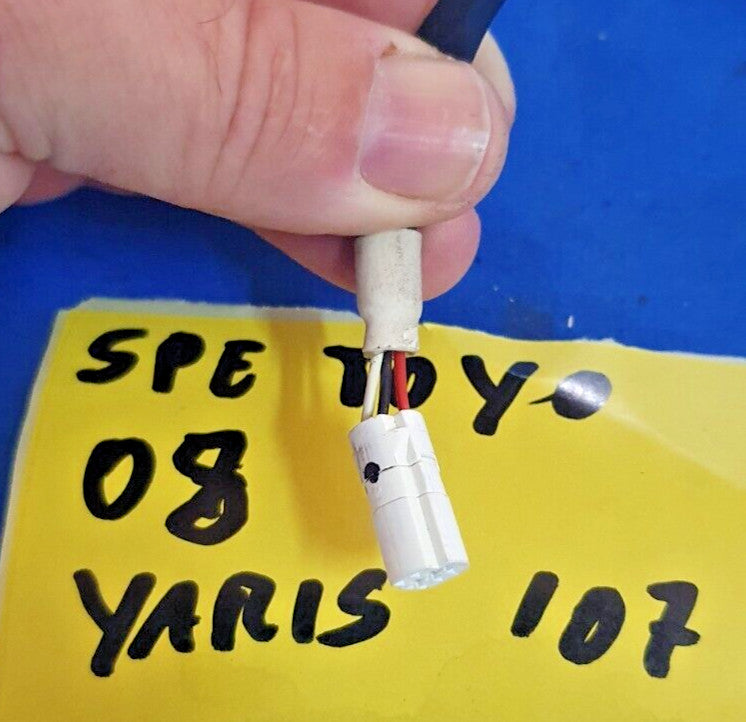 Specchietto retrovisore destro Toyota yaris senza calotta 3 fili