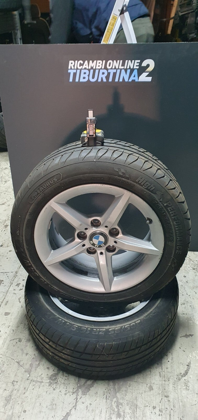 Cerchi e gomme 4 cerchi per Bmw serie 1 F20 con gomme Taurus