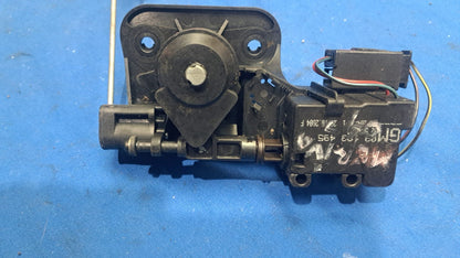Ser 130 Serratura baule posteriore bagagliaio Opel Meriva dal 2004 in poi