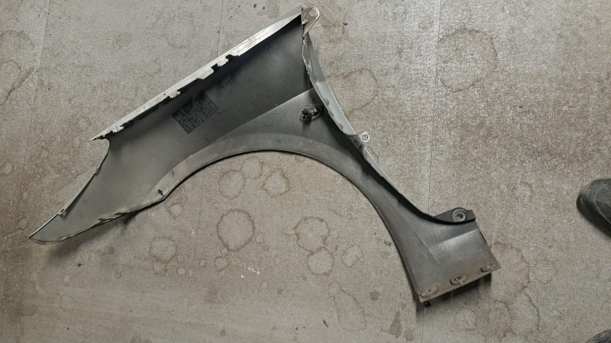 Par 4 parafango anteriore destro peugeot 307 dal 2001 in poi