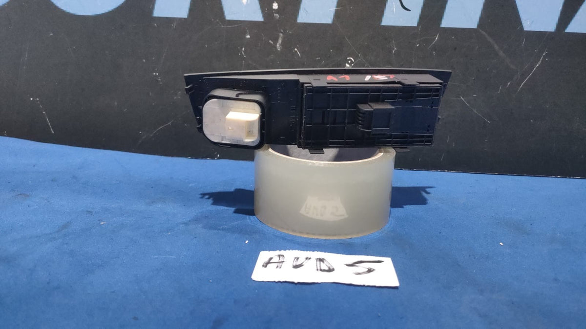 pulsantiera anteriore sinistra  audi A1 2015 con specchietti richiudibile aud 5