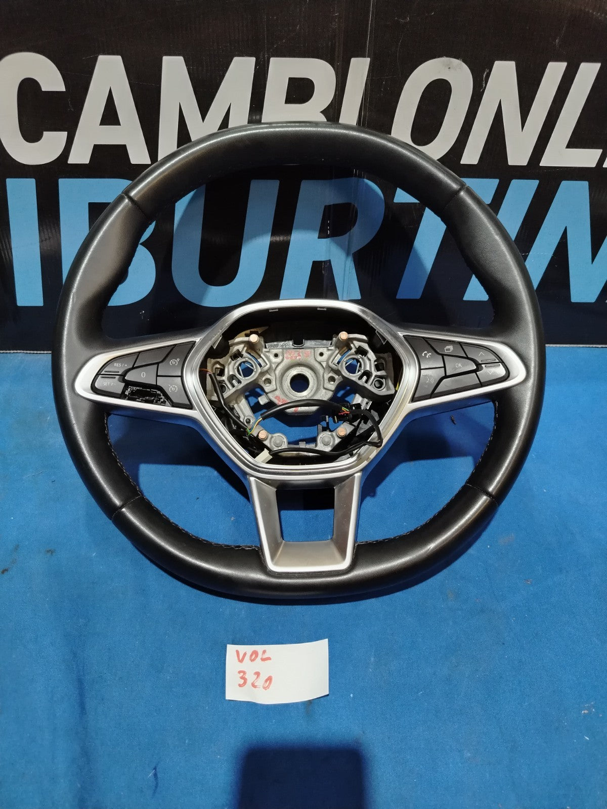Vol 320 - Volante Renault Clio dal 2019 con tasto rotto