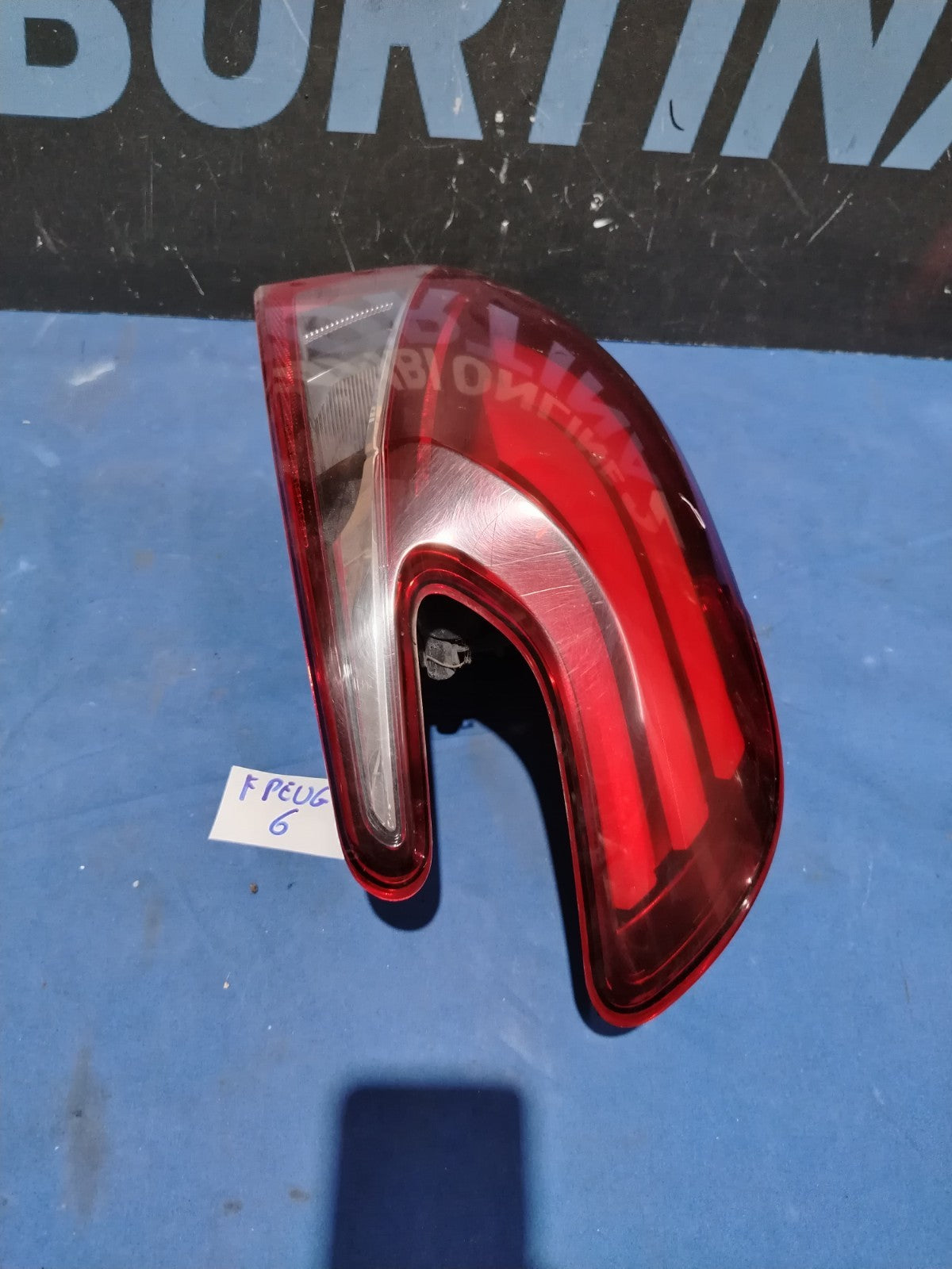 F Peug 6 - Fanale posteriore stop Peugeot 208 destro