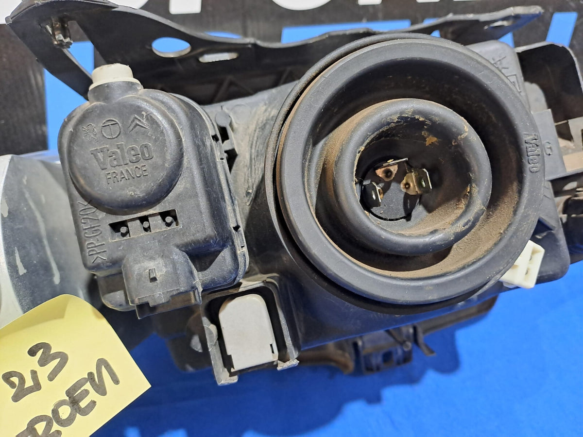 Fanale Faro  anteriore sinistro Citroen Saxo 1998 in poi