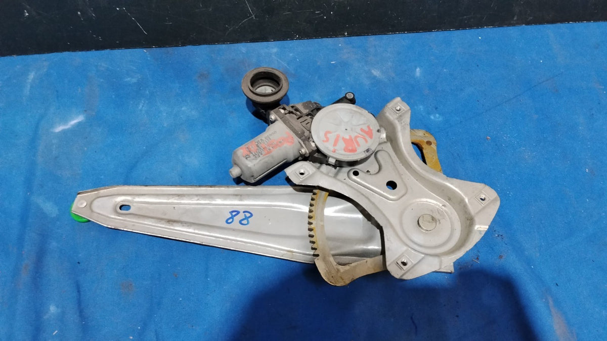 Alzacristalli posteriori destro con motorino Toyota Auris dal 2005 2011 alz 88