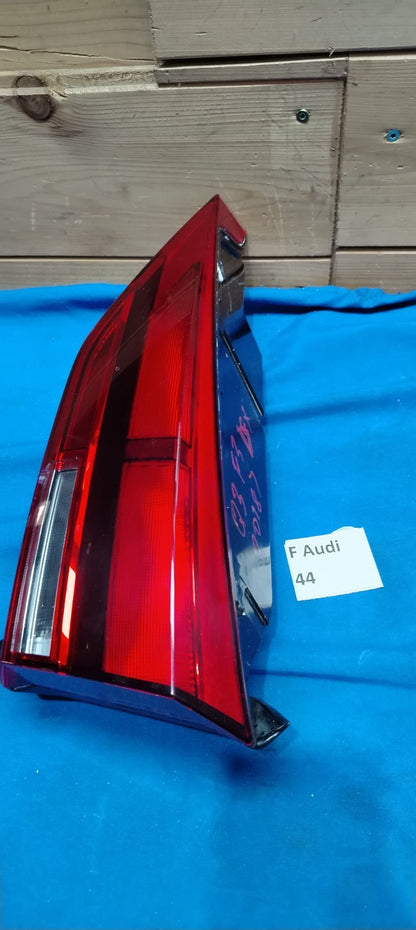 F Audi 44 - Fanale posteriore stop Audi Q3 F3 interno destro dal 2018