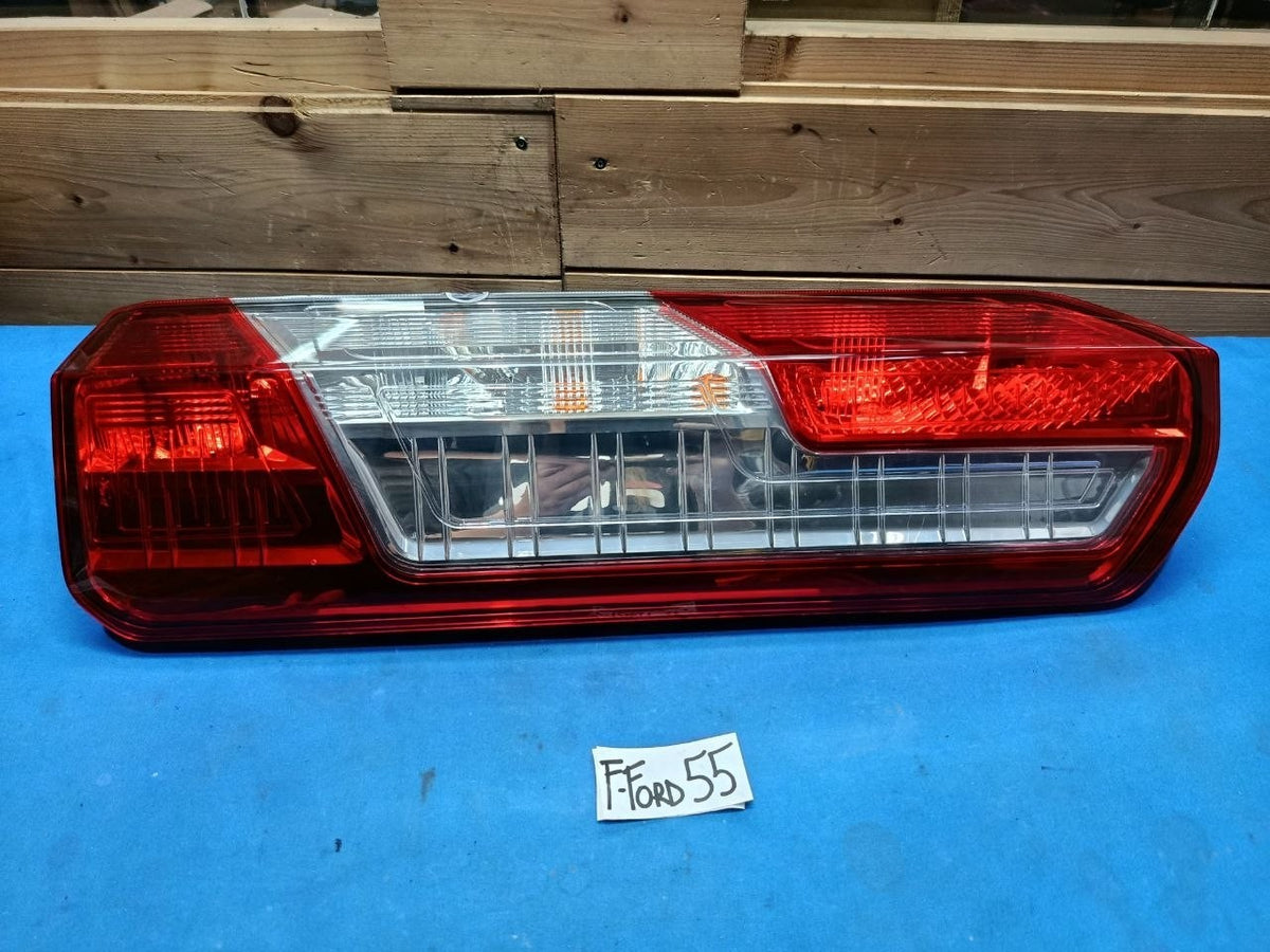 F Ford 55 - Fanale con difetto stop posteriore destro Ford Transit dal 2014