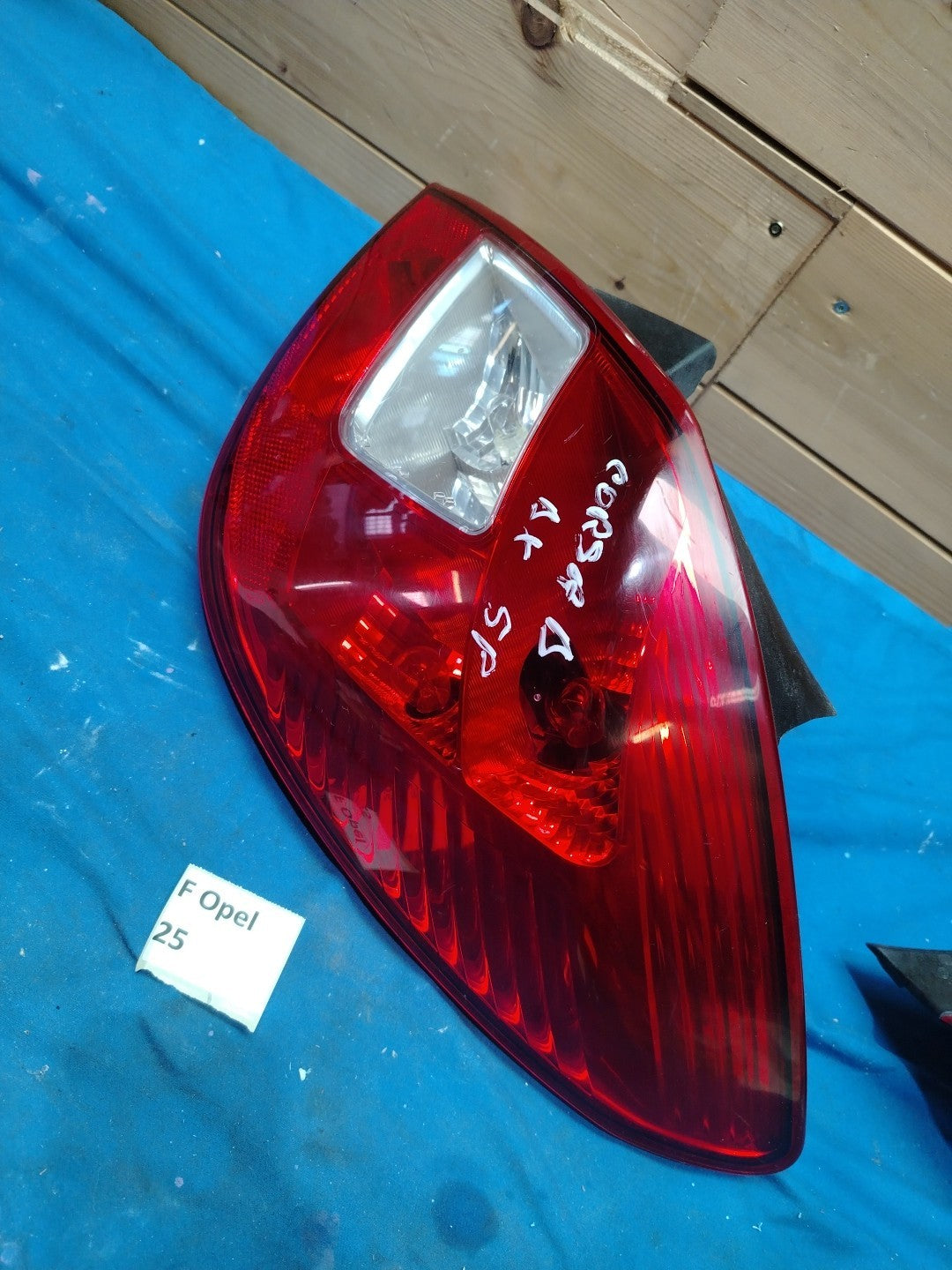 F Opel 25 - Fanale Posteriore Destro Opel Corsa d