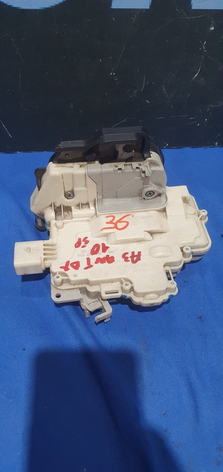 Ser 36 - Serratura elettrica Audi anteriore destra 4F1537016