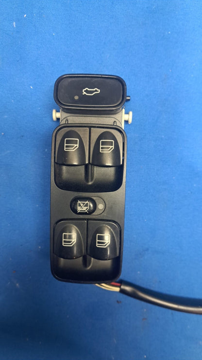 Puls MB 8 Pulsantiera alzavetro Mercedes classe c 203 Dal 2003 cod A2098203410