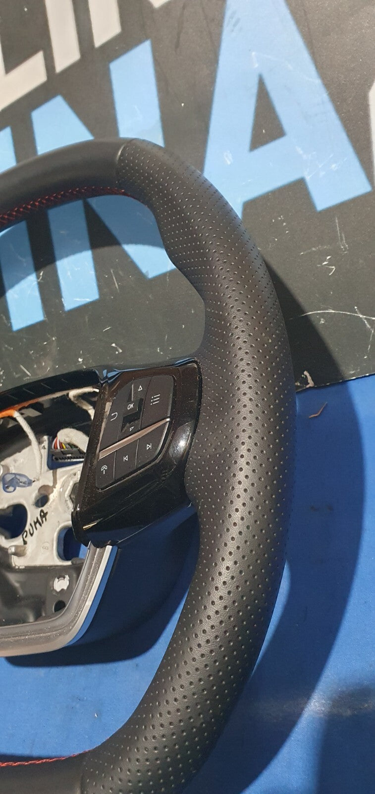 Volante Ford Puma due razze 2024 con comandi come nuovo Vol 17