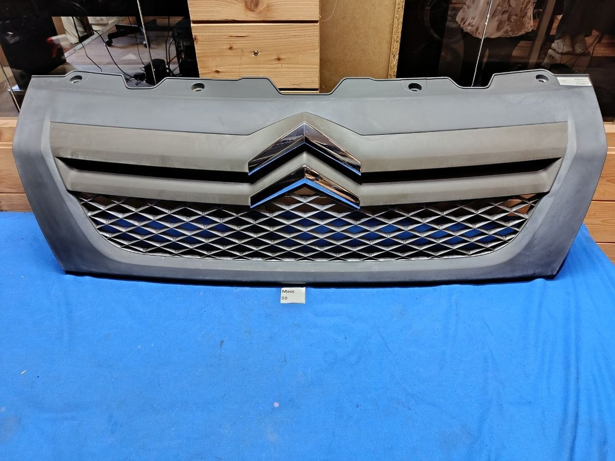 Masc 59 - Mascherina Griglia Anteriore Citroen Jumper 2006 2014 con Stemma
