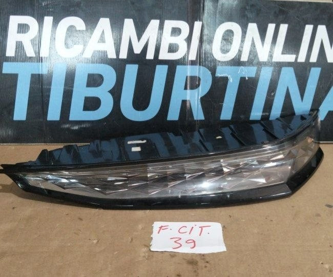 F cit 39 fanale posteriore destro Citroen DS7 2023 9841320380