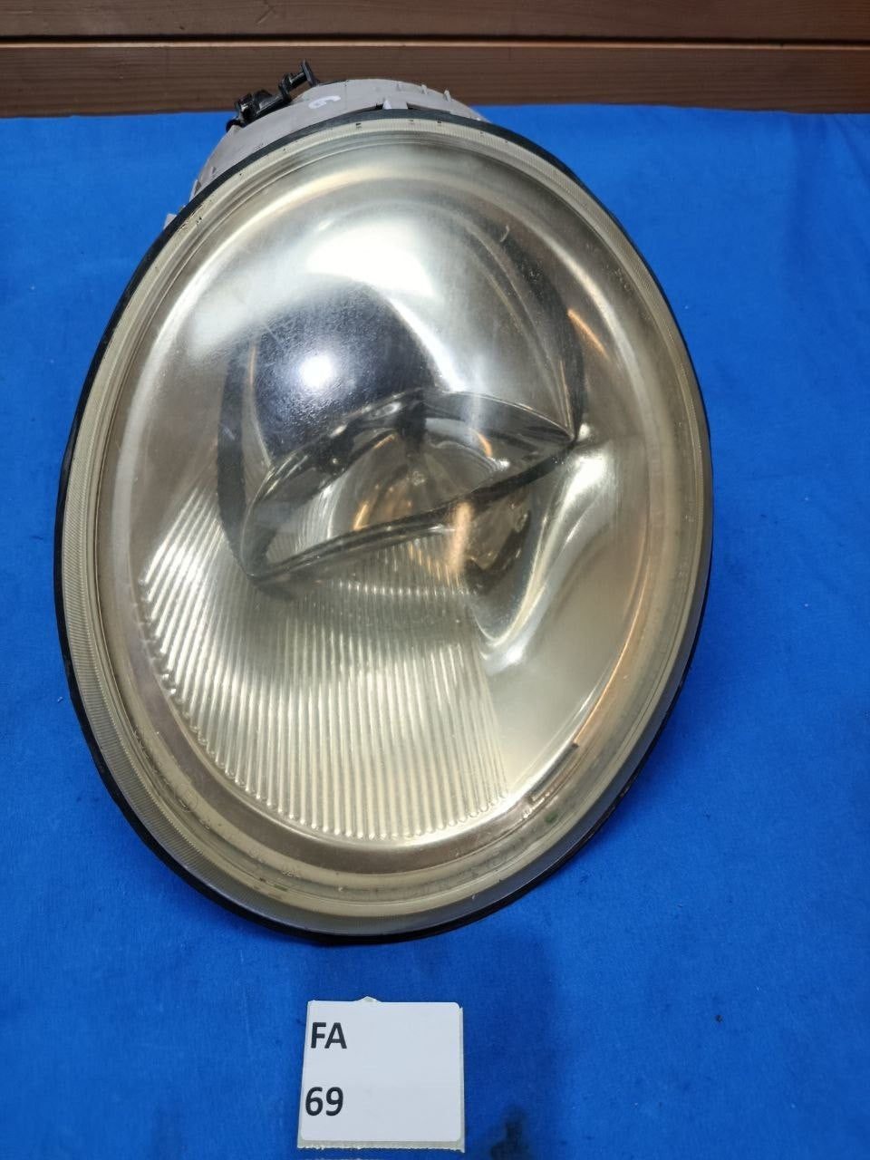 FA 69 - faro Anteriore Sinistro Volkswagen New Beetle 1998 2010  Cod 0301163201