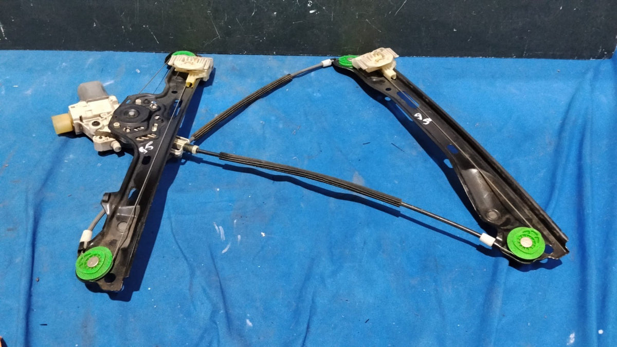 Alzacristalli anteriori destro BMW Serie 1 E87 2005 al 2011 alz 95