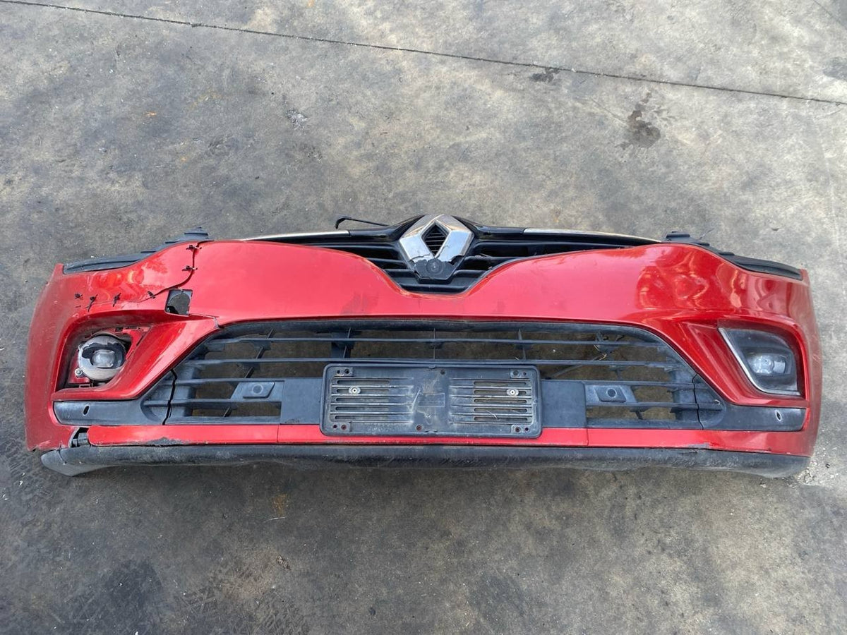 Muso completo musata Renault Clio dal 2016 1.5 D Fari rotti cofano ammaccato