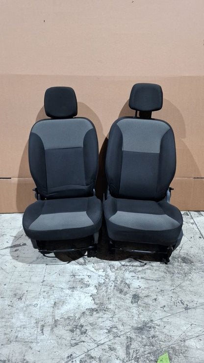 Tappezzeria in stoffa nero e grigio renault kangoo sedile lato guida con 3 buchi