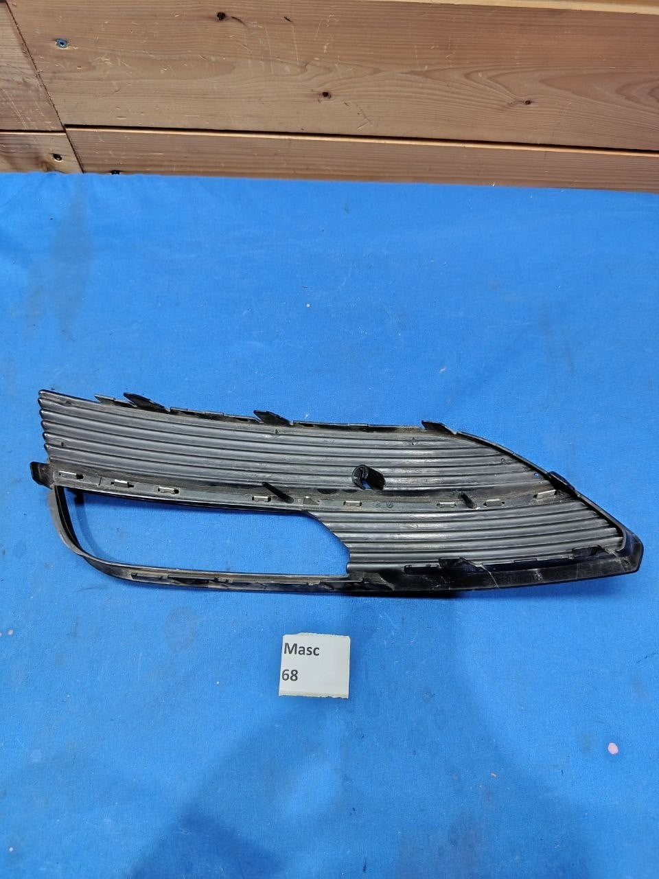 Masc 68 - Mascherina Fendinebbia destra paraurti anteriore Audi A3 8V 2012 2016