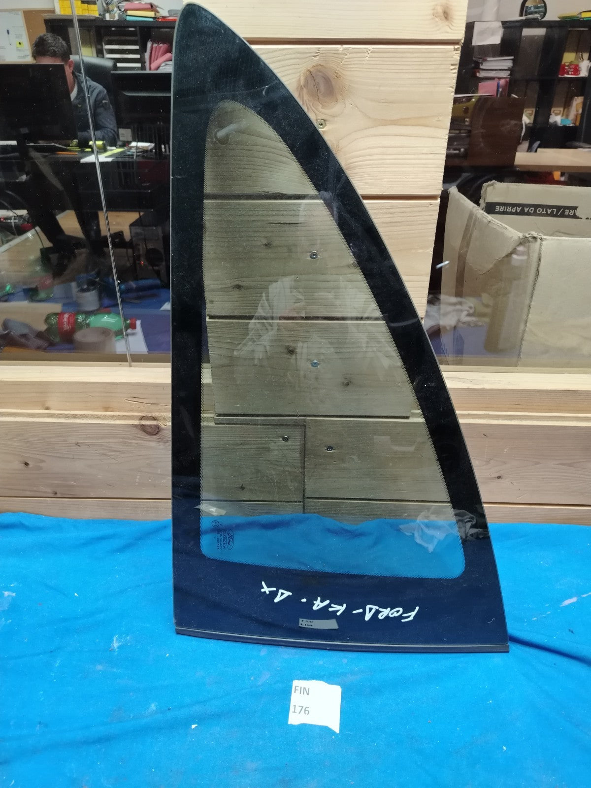 Fin 176 - Vetro fisso posteriore Ford Ka destro