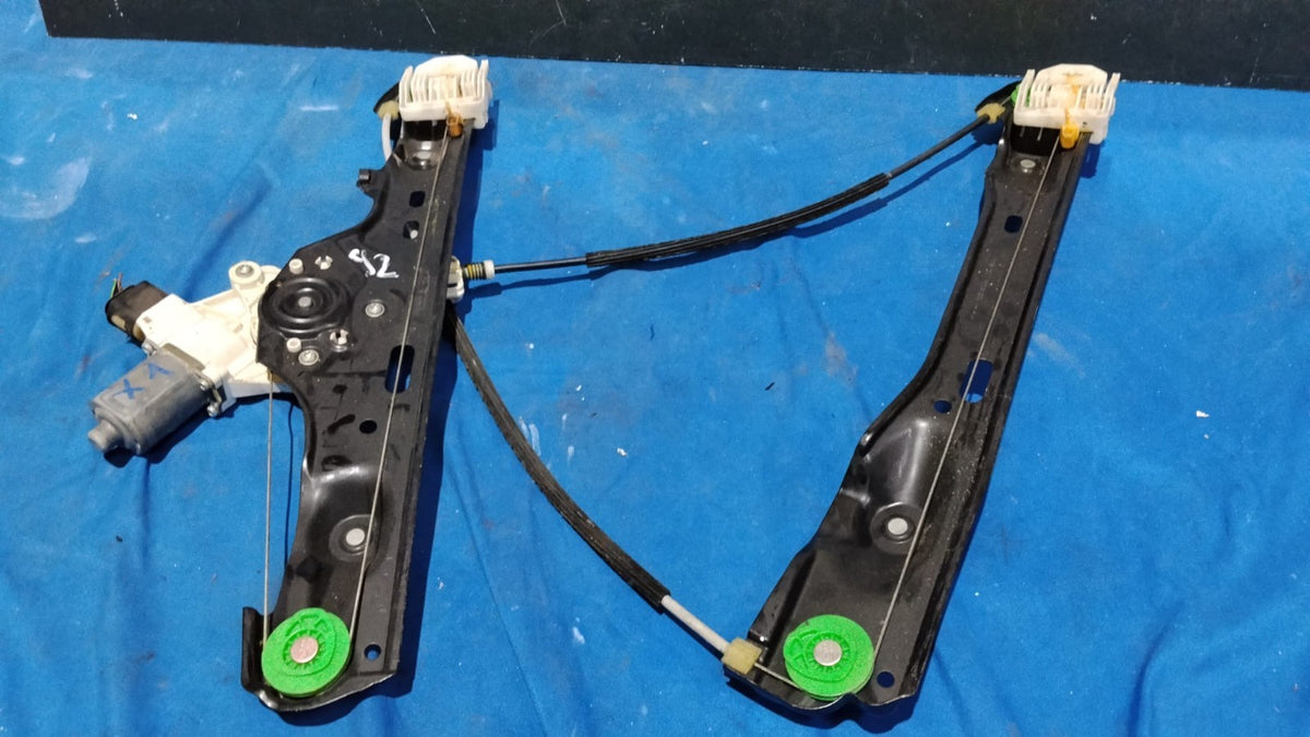 Alzacristalli anteriori sinistro con motorino BMW X1 dal 2009 al 2015 alz 92