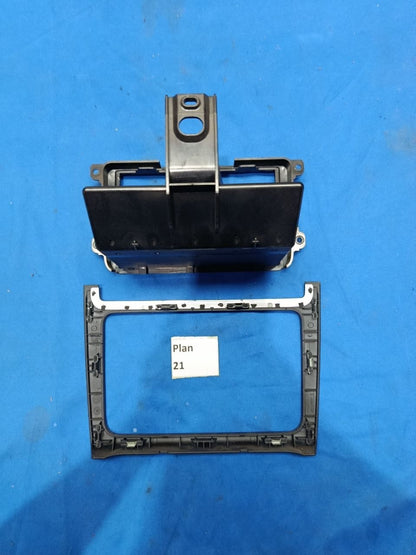 Plan 21 - Cassetto Vano portaoggetti Mascherina Autoradio Volkswagen Polo 2009