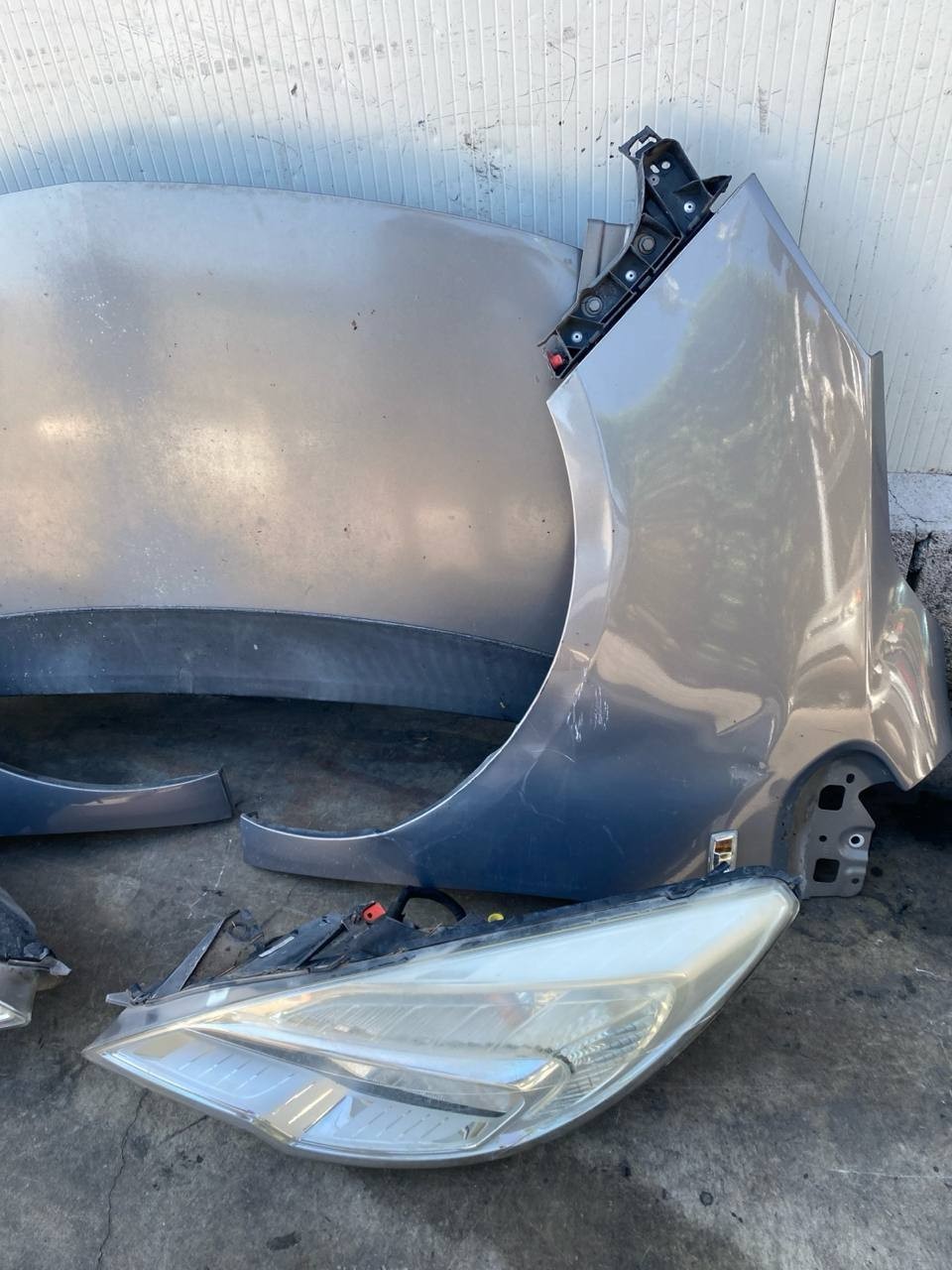 Pezzi Muso Opel Meriva dal 2009 1.4B senza paraurti parafango sinistro abbozzato