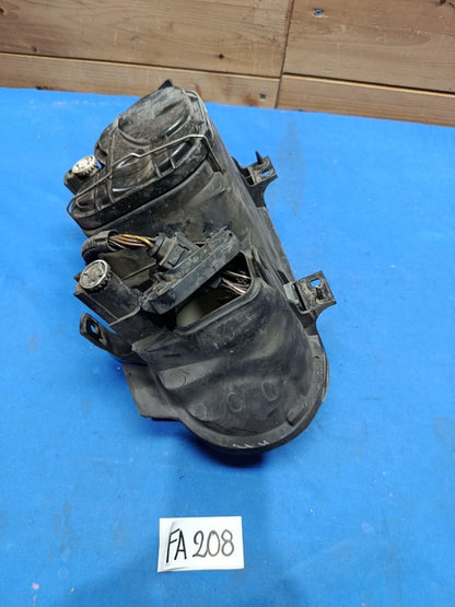 FA 208 - Faro anteriore destro Volkswagen Golf 4 1997 2003 tappo difettoso